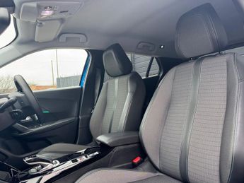 PEUGEOT E-2008 50kWh Allure SUV 5dr Electric Auto 