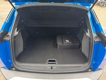 PEUGEOT E-2008 50kWh Allure SUV 5dr Electric Auto 