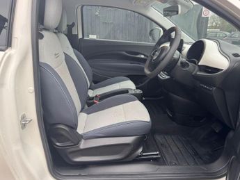 FIAT 500E 42kWh Icon Hatchback 3dr Electric Auto 