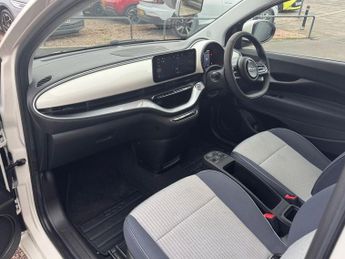 FIAT 500E 42kWh Icon Hatchback 3dr Electric Auto 