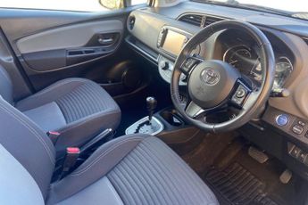 TOYOTA YARIS 1.5 VVT-h Icon Tech Hatchback 5dr Petrol Hybrid E-CVT Euro 6 (s/