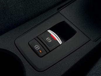 RENAULT ZOE R135 52kWh Iconic Hatchback 5dr Electric Auto (i, Rapid Charge) 