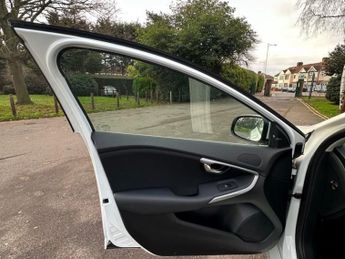 VOLVO V40 VOLVO V40 T4 1.6L PETROL