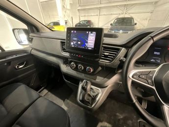 RENAULT TRAFIC 2.0 dCi Blue LL30 Sport Panel Van 5dr Diesel EDC L2 H1 Euro 6 (s