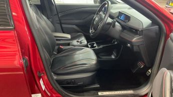 FORD MUSTANG MACH-E Standard Range 70kWh SUV 5dr Electric Automatic AWD (269 ps)