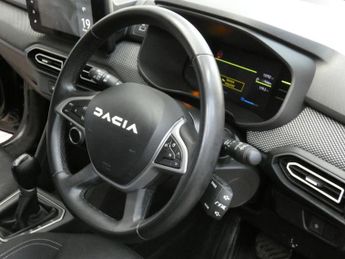DACIA JOGGER 1.6 Hybrid Expression MPV 5dr Petrol Hybrid Auto Euro 6 (s/s) (1