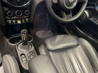 MINI Electric Hatch Cooper SE 32.6kWh Level 3 Hatchback 3dr Electric Auto (184 ps)