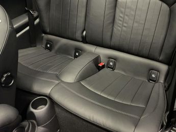 MINI Electric Hatch Cooper SE 32.6kWh Level 3 Hatchback 3dr Electric Auto (184 ps)