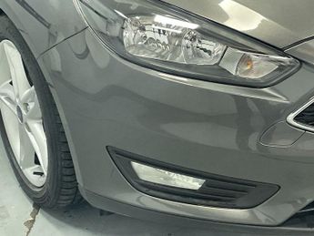 FORD FOCUS 1.5 TDCi Zetec Hatchback 5dr Diesel Manual Euro 6 (s/s) (120 ps)