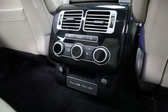 LAND ROVER RANGE ROVER 3.0 TD V6 Vogue SUV 5dr Diesel Auto 4WD Euro 6 (s/s) (258 ps)