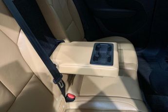 VOLVO XC40 1.5 T3 Inscription SUV 5dr Petrol Auto Euro 6 (s/s) (163 ps)