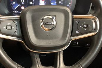 VOLVO XC40 1.5 T3 Inscription SUV 5dr Petrol Auto Euro 6 (s/s) (163 ps)