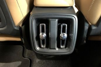 VOLVO XC40 1.5 T3 Inscription SUV 5dr Petrol Auto Euro 6 (s/s) (163 ps)