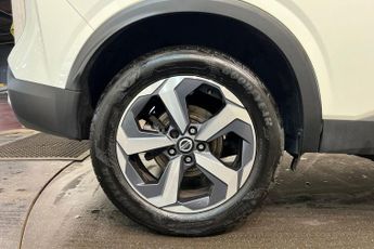 NISSAN QASHQAI 1.3 DIG-T MHEV N-Connecta SUV 5dr Petrol Hybrid XTRON Euro 6 (s/