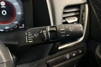 NISSAN QASHQAI 1.3 DIG-T MHEV N-Connecta SUV 5dr Petrol Hybrid XTRON Euro 6 (s/