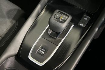 NISSAN QASHQAI 1.3 DIG-T MHEV N-Connecta SUV 5dr Petrol Hybrid XTRON Euro 6 (s/