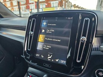 VOLVO XC40 AUTOMATIC 2.0 T5 R-Design SUV 5dr Petrol Auto AWD Euro 6 (s/s) (