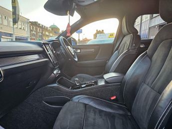 VOLVO XC40 AUTOMATIC 2.0 T5 R-Design SUV 5dr Petrol Auto AWD Euro 6 (s/s) (