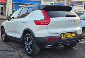 VOLVO XC40 AUTOMATIC 2.0 T5 R-Design SUV 5dr Petrol Auto AWD Euro 6 (s/s) (
