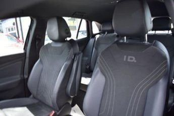 VOLKSWAGEN 181 REVERSE CAMERA | HEATED SEATS | HEATED STEERING WHEEL | 1 OWNER 