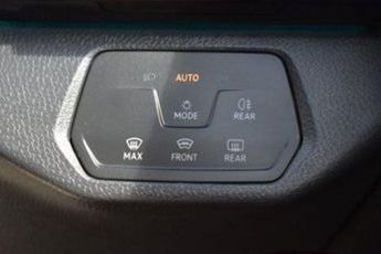 VOLKSWAGEN ID4 ID4 181 Pro Performance 77kWh Life Electric AUTO 204ps REVERSE C