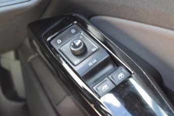 VOLKSWAGEN ID4 ID4 181 Pro Performance 77kWh Life Electric AUTO 204ps REVERSE C