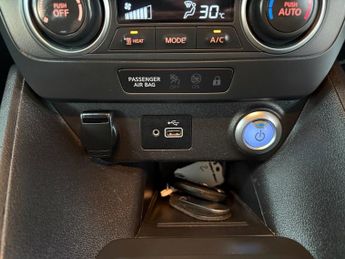 NISSAN LEAF 40kWh Acenta Hatchback 5dr Electric Auto (150 ps)