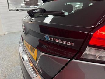 NISSAN LEAF 40kWh Acenta Hatchback 5dr Electric Auto (150 ps)