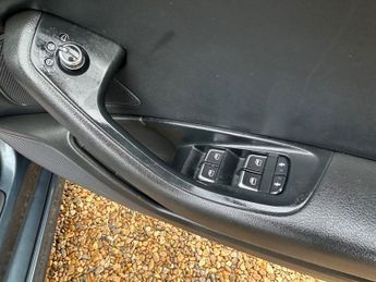 AUDI A6 AVANT 2.0 TDI ultra S line Estate 5dr Diesel S Tronic Euro 6 (s/s) (19