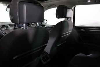 VOLKSWAGEN TIGUAN 2.0 TDI SEL SUV 5dr Diesel DSG 4Motion Euro 6 (s/s) (150 ps)