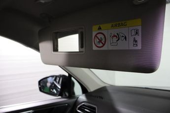 VOLKSWAGEN TIGUAN 2.0 TDI SEL SUV 5dr Diesel DSG 4Motion Euro 6 (s/s) (150 ps)