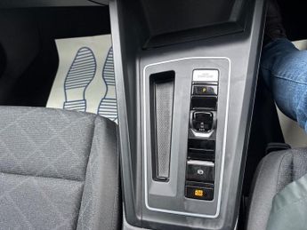 VOLKSWAGEN GOLF 1.5 eTSI MHEV Life Hatchback 5dr Petrol Hybrid DSG Euro 6 (s/s) 