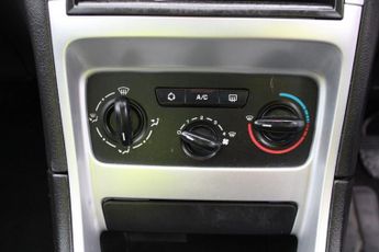 PEUGEOT 307 1.6 16v S Hatchback 5dr Petrol Manual (174 g/km, 110 bhp)