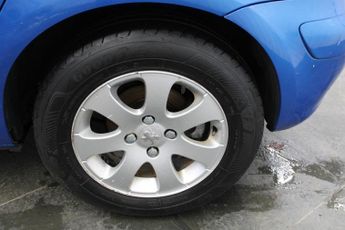 PEUGEOT 307 1.6 16v S Hatchback 5dr Petrol Manual (174 g/km, 110 bhp)