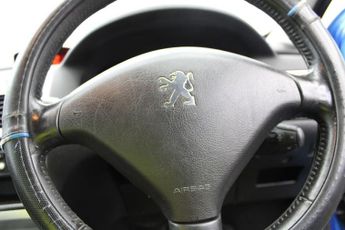 PEUGEOT 307 1.6 16v S Hatchback 5dr Petrol Manual (174 g/km, 110 bhp)