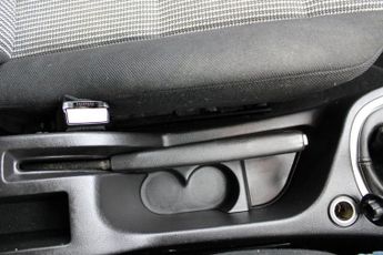 PEUGEOT 307 1.6 16v S Hatchback 5dr Petrol Manual (174 g/km, 110 bhp)