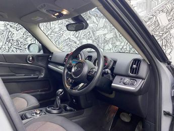 MINI COUNTRYMAN 1.5 7.6kWh Cooper SE Classic SUV 5dr Petrol Plug-in Hybrid Auto 