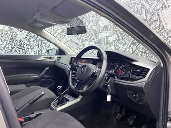 VOLKSWAGEN POLO 1.0 SE Hatchback 5dr Petrol Manual Euro 6 (s/s) (75 ps)