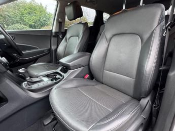 HYUNDAI SANTA FE 2.2 CRDi Blue Drive Premium SUV 5dr Diesel Auto 4WD Euro 6 (s/s)