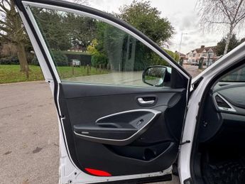 HYUNDAI SANTA FE 2.2 CRDi Blue Drive Premium SUV 5dr Diesel Auto 4WD Euro 6 (s/s)