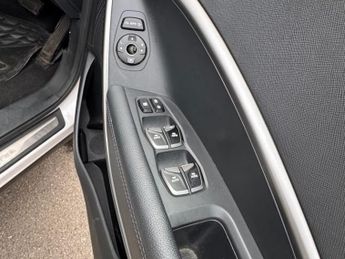 HYUNDAI SANTA FE 2.2 CRDi Blue Drive Premium SUV 5dr Diesel Auto 4WD Euro 6 (s/s)