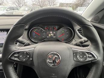 VAUXHALL GRANDLAND X 1.6 13.2kWh Business Edition Nav Premium SUV 5dr Petrol Plug-in 
