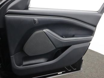 FORD MUSTANG MACH-E Standard Range 70kWh SUV 5dr Electric Automatic (269 ps)