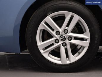 TOYOTA COROLLA 1.8 VVT-h GPF Icon Touring Sports 5dr Petrol Hybrid CVT Euro 6 (