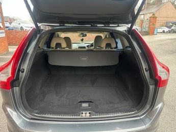 VOLVO XC60 2.0 D4 SE Lux Nav SUV 5dr Diesel Auto Euro 6 (s/s) (190 ps)