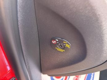 VOLVO V40 CROSS COUNTRY 2.0 D2 Lux Hatchback 5dr Diesel Auto Euro 6 (s/s) (120 ps)