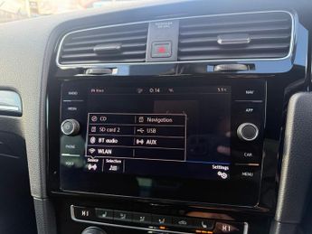 VOLKSWAGEN GOLF 2.0 TSI R Hatchback 5dr Petrol DSG 4Motion Euro 6-FINISHED IN WH