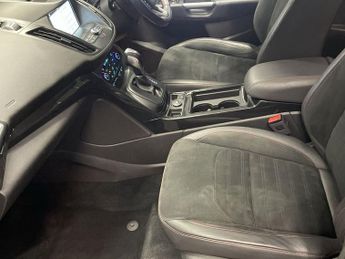 FORD KUGA 1.5 TDCi ST-Line SUV 5dr Diesel Powershift Euro 6 (s/s) (120 ps)