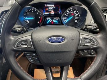 FORD KUGA 1.5 TDCi ST-Line SUV 5dr Diesel Powershift Euro 6 (s/s) (120 ps)