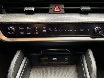 KIA SPORTAGE 1.6 h T-GDi 3 SUV 5dr Petrol Hybrid Auto Euro 6 (s/s) (207 bhp)